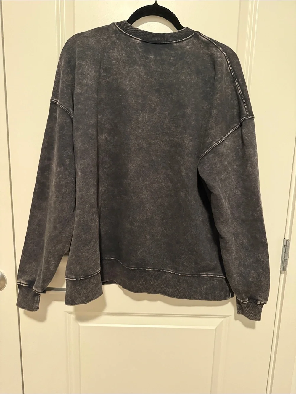 wild fable Washed Black 'Manhattan New York' Rhinestone Crewneck Sweatshirt - Picture 4 of 4